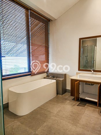 For Sale! Premium House LT 348m2 Desain Elegan di Kemang For Sale! Premium House LT 348m2 Desain Elegan di Kemang
