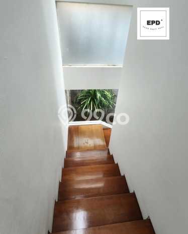 Dijual Rumah Luas Elegan Dengan View Eksklusif di Kemang, Jakarta Selatan Dijual Rumah Luas Elegan Dengan View Eksklusif di Kemang, Jakarta Selatan