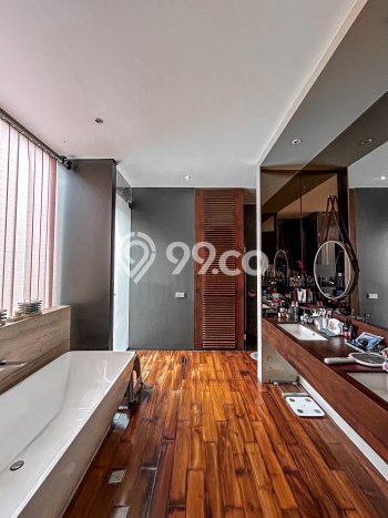 Siap Huni Hunian Elit 5 Kamar di Kebayoran Baru Dekat ke Mana Pun Siap Huni Hunian Elit 5 Kamar di Kebayoran Baru Dekat ke Mana Pun