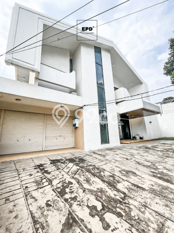Rumah Luxury Modern Tanpa Renovasi di Kemang Jakarta Selatan Rumah Luxury Modern Tanpa Renovasi di Kemang Jakarta Selatan