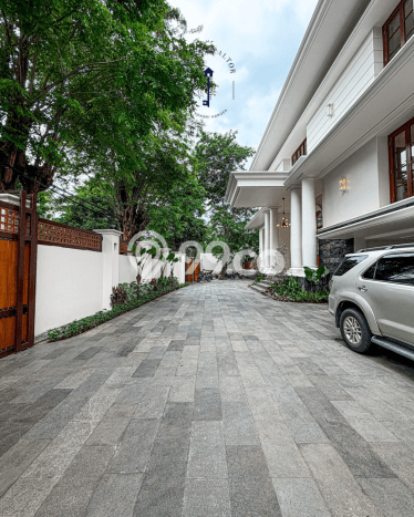 Jual Rumah Luas Megah Dengan View Eksklusif di Kemang, Jakarta Selatan Jual Rumah Luas Megah Dengan View Eksklusif di Kemang, Jakarta Selatan