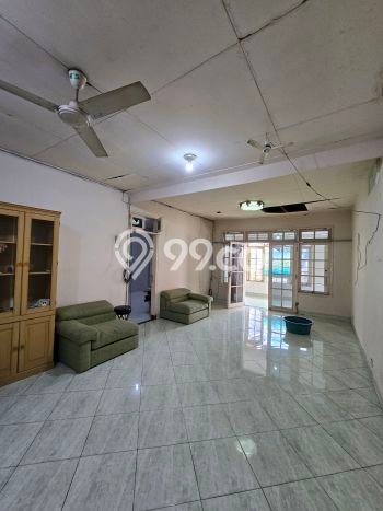 For Sale Rumah 4 Kamar Lokasi Strategis Nyaman dan Strategis di Kebon Jeruk For Sale Rumah 4 Kamar Lokasi Strategis Nyaman dan Strategis di Kebon Jeruk