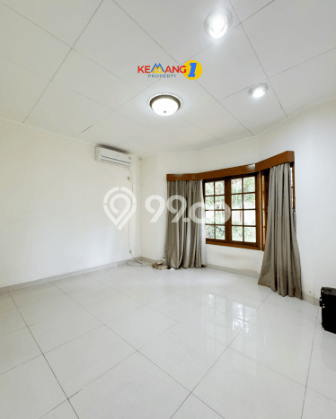 Hunian Ideal dengan LT 630m2 & LB 265m2 Dikontrakkan di Kemang Hunian Ideal dengan LT 630m2 & LB 265m2 Dikontrakkan di Kemang