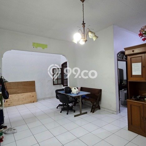 Dijual Rumah Luas Megah Dengan View Cantik di Srengseng, Jakarta Barat Dijual Rumah Luas Megah Dengan View Cantik di Srengseng, Jakarta Barat