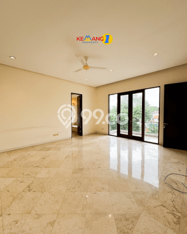 Jual Rumah Mewah Megah Dengan View Cantik di Kemang, Jakarta Selatan Jual Rumah Mewah Megah Dengan View Cantik di Kemang, Jakarta Selatan