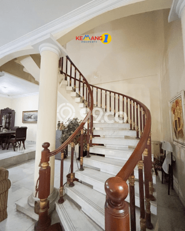 Ready to Use! Premium House LT 383m2 Desain Elegan di Pondok Indah Ready to Use! Premium House LT 383m2 Desain Elegan di Pondok Indah