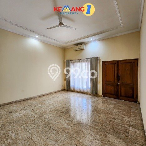 Ready to Use! Premium House LT 1000m2 Desain Elegan di Kemang Ready to Use! Premium House LT 1000m2 Desain Elegan di Kemang