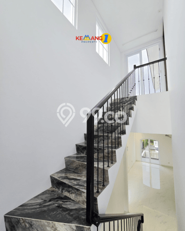 Rumah Elit LB 300m2 Siap Pakai Desain Elegan di Kemang, Jakarta Selatan Rumah Elit LB 300m2 Siap Pakai Desain Elegan di Kemang, Jakarta Selatan