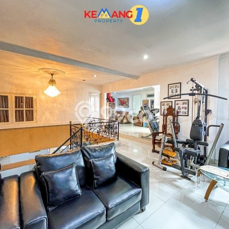 For Sale! Luxury House LT 345m2 Desain Elegan di Tanjung Barat For Sale! Luxury House LT 345m2 Desain Elegan di Tanjung Barat