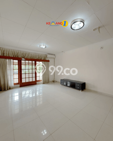 Hunian Ideal dengan LT 630m2 & LB 265m2 Dikontrakkan di Kemang Hunian Ideal dengan LT 630m2 & LB 265m2 Dikontrakkan di Kemang