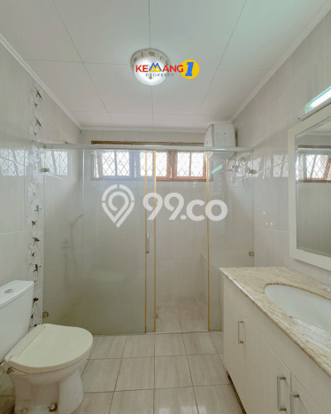 Hunian Ideal dengan LT 630m2 & LB 265m2 Dikontrakkan di Kemang Hunian Ideal dengan LT 630m2 & LB 265m2 Dikontrakkan di Kemang