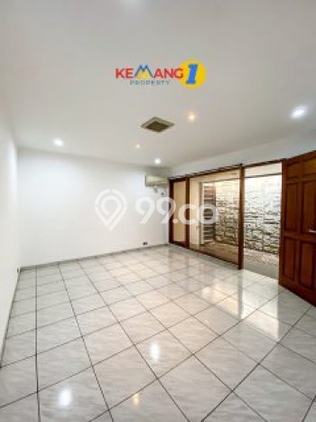 Rumah sewa siap huni 4 Kamar Tidur di Kemang, Jakarta Selatan Rumah sewa siap huni 4 Kamar Tidur di Kemang, Jakarta Selatan