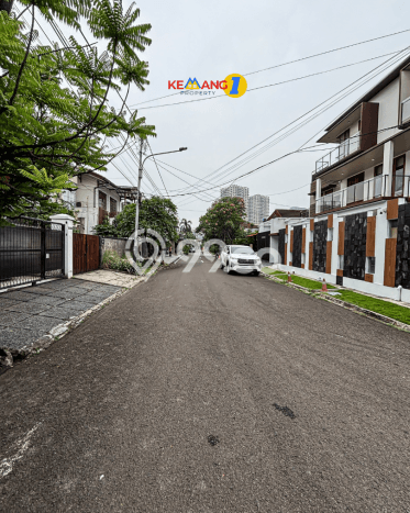 Hunian Mewah LB 345m2 Siap Pakai Desain Elegan di Pondok Indah, Jakarta Selatan Hunian Mewah LB 345m2 Siap Pakai Desain Elegan di Pondok Indah, Jakarta Selatan