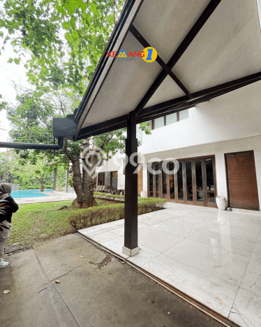 For Sale! Luxury House LT 1000m2 Desain Elegan di Kemang For Sale! Luxury House LT 1000m2 Desain Elegan di Kemang