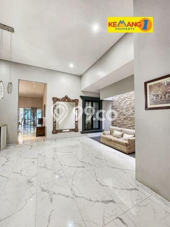 Ready to Use! Premium House LT 786m2 Desain Elegan di Cipete Ready to Use! Premium House LT 786m2 Desain Elegan di Cipete
