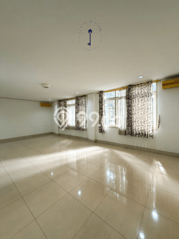 Ready to Use! Luxury House LT 1390m2 Desain Modern di Pondok Labu Ready to Use! Luxury House LT 1390m2 Desain Modern di Pondok Labu