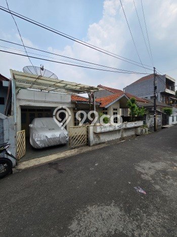 For Sale Rumah 4 Kamar Lokasi Strategis Nyaman dan Strategis di Kebon Jeruk For Sale Rumah 4 Kamar Lokasi Strategis Nyaman dan Strategis di Kebon Jeruk