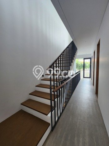 Jual Rumah Luas Elegan Dengan View Eksklusif di Kemang, Jakarta Selatan Jual Rumah Luas Elegan Dengan View Eksklusif di Kemang, Jakarta Selatan