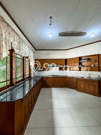 Ready to Use! Luxury House LT 835m2 Desain Modern di Kemang Ready to Use! Luxury House LT 835m2 Desain Modern di Kemang