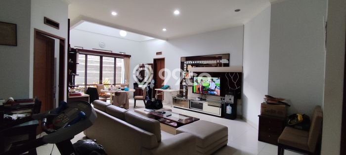 Rumah Luxury Modern Tanpa Renovasi di Taman Kopo Indah Bandung Rumah Luxury Modern Tanpa Renovasi di Taman Kopo Indah Bandung