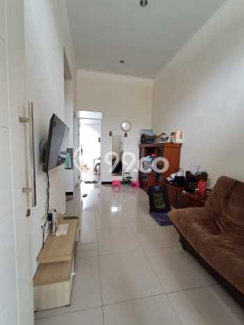 Rumah Luas Asri 2 KT Siap Pakai di Taman Kopo Indah Bandung Rumah Luas Asri 2 KT Siap Pakai di Taman Kopo Indah Bandung