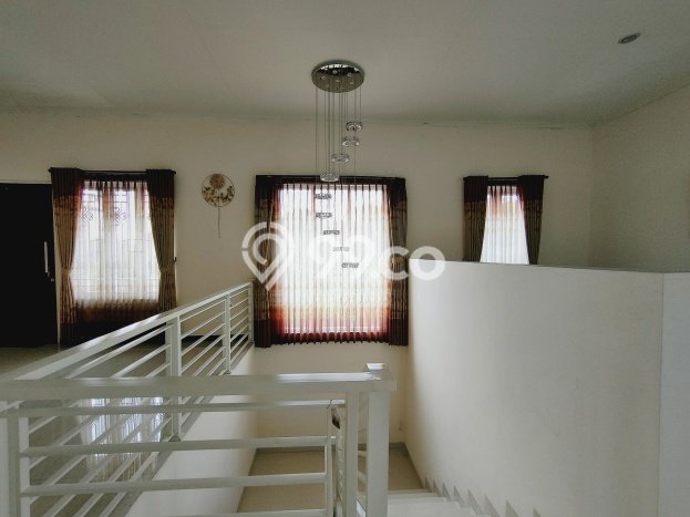 For Sale! Premium House LT 405m2 Desain Elegan di Cigondewah For Sale! Premium House LT 405m2 Desain Elegan di Cigondewah