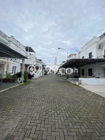 Kesempatan Investasi! Vila di Medan Sunggal, Area 120m2m², Hasil Tinggi untuk bisnis Kesempatan Investasi! Vila di Medan Sunggal, Area 120m2m², Hasil Tinggi untuk bisnis