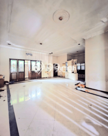 Lokasi strategis! Rumah siap huni dikontrakkan di Medan Sunggal LB 260m2 Lokasi strategis! Rumah siap huni dikontrakkan di Medan Sunggal LB 260m2