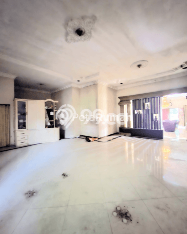 Lokasi strategis! Rumah siap huni dikontrakkan di Medan Sunggal LB 260m2 Lokasi strategis! Rumah siap huni dikontrakkan di Medan Sunggal LB 260m2