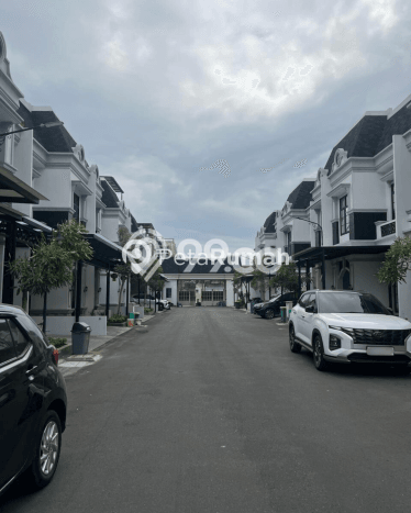 FOR SALE! Vila Kawasan Medan Barat, Luas 81m2m², Dekat ke Pusat Kota FOR SALE! Vila Kawasan Medan Barat, Luas 81m2m², Dekat ke Pusat Kota