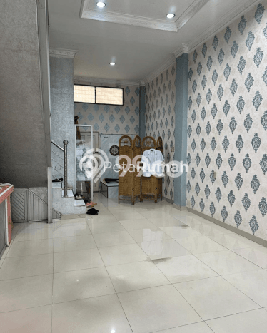 Ruko Dijual di Medan Barat LT 160m2, LB 400m2 Solusi Investasi Cerdas Ruko Dijual di Medan Barat LT 160m2, LB 400m2 Solusi Investasi Cerdas