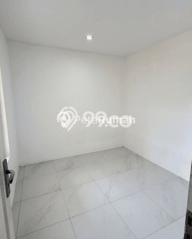 LOKASI STRATEGIS! Vila Kawasan Deli Tua, Area 136m2m², Lingkungan Prima LOKASI STRATEGIS! Vila Kawasan Deli Tua, Area 136m2m², Lingkungan Prima