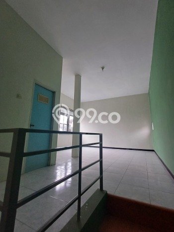 SIAP HUNI! Rumah Asri di Malang Kota, Luas 98m² Bangunan 110m² SIAP HUNI! Rumah Asri di Malang Kota, Luas 98m² Bangunan 110m²