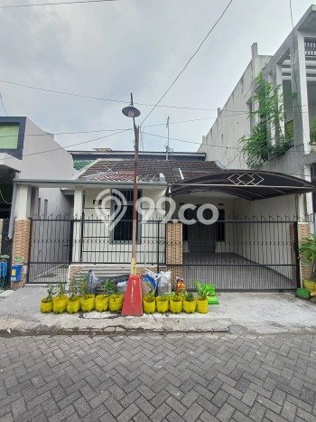 SIAP HUNI! Rumah Asri di Malang Kota, Luas 98m² Bangunan 110m² SIAP HUNI! Rumah Asri di Malang Kota, Luas 98m² Bangunan 110m²