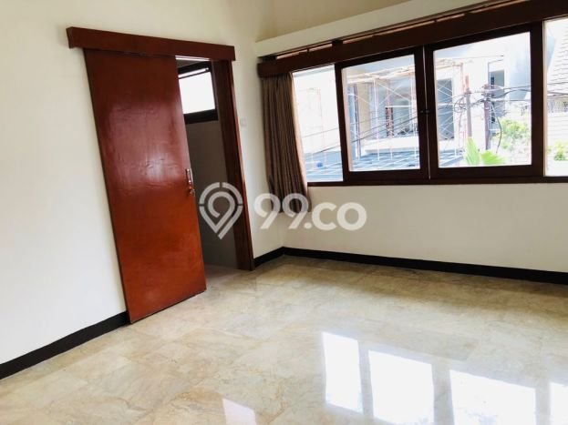 SPECIAL RATE! Rumah di , 4 KM, Lingkungan Asri, LT 375m2m² LB 400m2m² SPECIAL RATE! Rumah di , 4 KM, Lingkungan Asri, LT 375m2m² LB 400m2m²