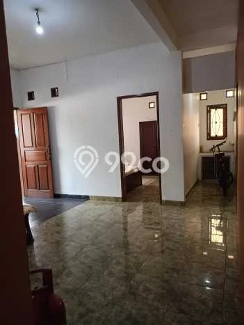 Rumah di Sarijadi, 1 KT, Dekat Fasilitas Umum, Luas 100m² LB 800m² Rumah di Sarijadi, 1 KT, Dekat Fasilitas Umum, Luas 100m² LB 800m²