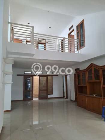 Rumah Luas Asri 4 KT Siap Huni di Pasteur Bandung Rumah Luas Asri 4 KT Siap Huni di Pasteur Bandung