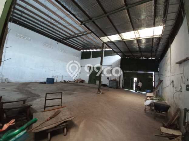 Gudang Premium di Taman Kopo Indah, Luas 400m², Area Bisnis Gudang Premium di Taman Kopo Indah, Luas 400m², Area Bisnis