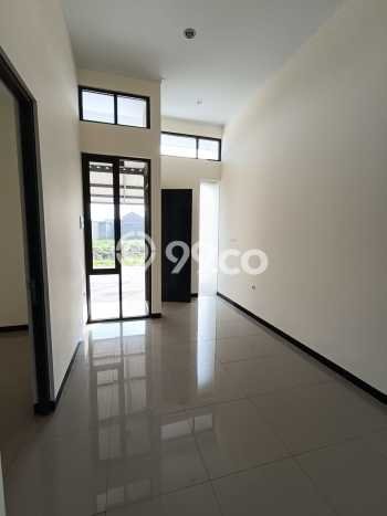 Dijual Hunian Rumah Nyaman 2 KT di Taman Kopo Indah, Bandung Dijual Hunian Rumah Nyaman 2 KT di Taman Kopo Indah, Bandung