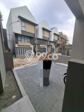 Rumah Lokasi Strategis area , Bandung, LT 112m2m² Bangunan 150m2m² Rumah Lokasi Strategis area , Bandung, LT 112m2m² Bangunan 150m2m²