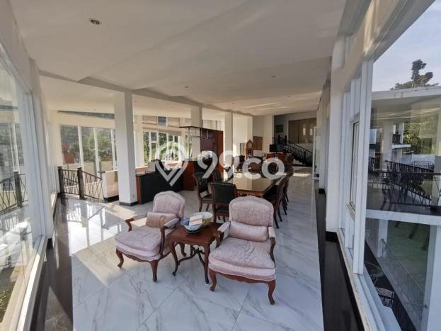 Rumah Mewah LB 850m2 Siap Huni Desain Elegan di Dago Pakar, Bandung Rumah Mewah LB 850m2 Siap Huni Desain Elegan di Dago Pakar, Bandung