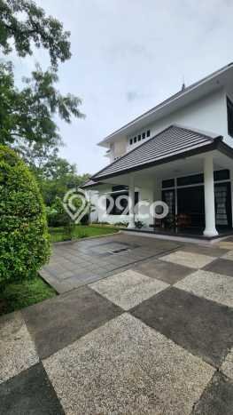 Rumah Elit LB 800m2 Siap Huni Desain Elegan di Riau, Bandung Rumah Elit LB 800m2 Siap Huni Desain Elegan di Riau, Bandung