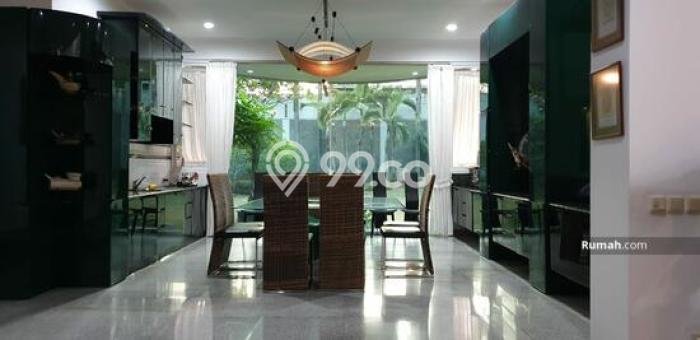 Ready to Use! Luxury House LT 1217m2 Desain Elegan di Dago Ready to Use! Luxury House LT 1217m2 Desain Elegan di Dago