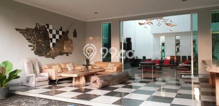 Ready to Use! Luxury House LT 1217m2 Desain Elegan di Dago Ready to Use! Luxury House LT 1217m2 Desain Elegan di Dago