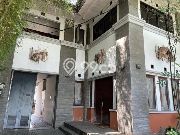Rumah LT 475m2m² Newly Renovated di Lokasi Prestisius , Bandung Rumah LT 475m2m² Newly Renovated di Lokasi Prestisius , Bandung