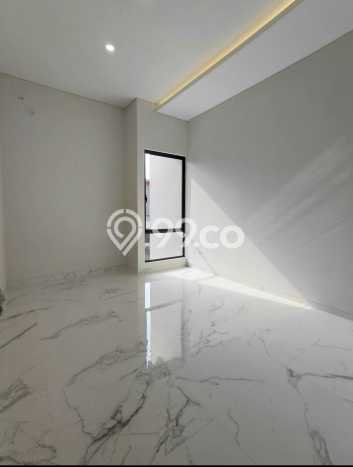 PROPERTI PILIHAN! Rumah Asri di , LT 147m2m² LB 190m2m² PROPERTI PILIHAN! Rumah Asri di , LT 147m2m² LB 190m2m²