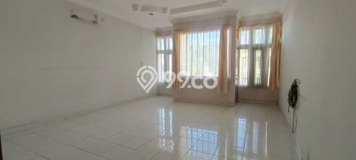 Dijual! Ruko di Taman Kopo Indah Bandung LT 137m2 / LB 300m2 Kawasan Strategis Dijual! Ruko di Taman Kopo Indah Bandung LT 137m2 / LB 300m2 Kawasan Strategis