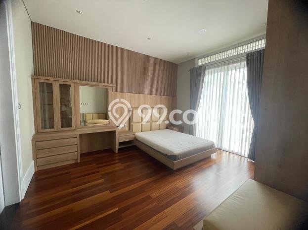 Disewakan Rumah Strategis LT 550m2 / LB 600m2 di Kota Baru Parahyangan, Bandung Disewakan Rumah Strategis LT 550m2 / LB 600m2 di Kota Baru Parahyangan, Bandung