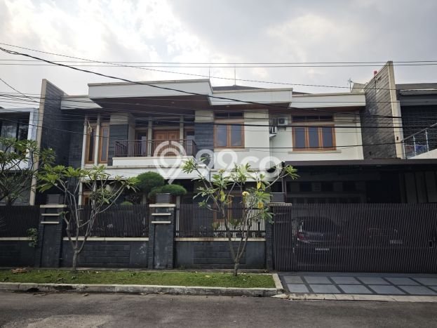 Rumah Luxury Modern Tanpa Renovasi di Mekar Wangi Bandung Rumah Luxury Modern Tanpa Renovasi di Mekar Wangi Bandung