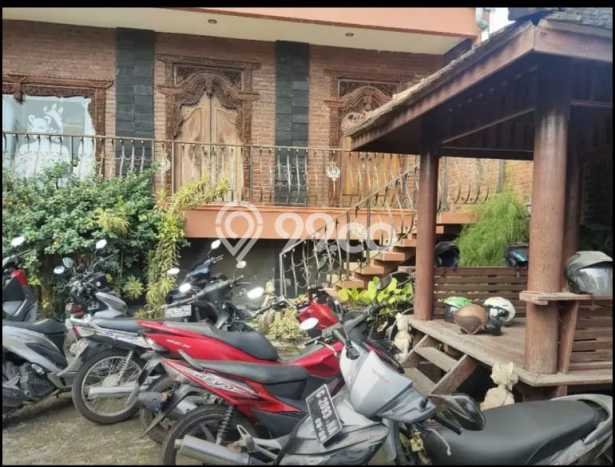 Siap Huni Rumah Mewah 13 Kamar di Semarang Barat Dekat ke Mana Pun Siap Huni Rumah Mewah 13 Kamar di Semarang Barat Dekat ke Mana Pun